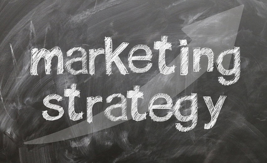 analizy rynku i konkurencji, opracowywanie strategii marketingowej